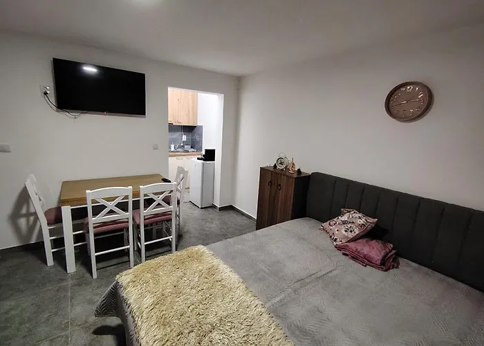 Everblue アパート